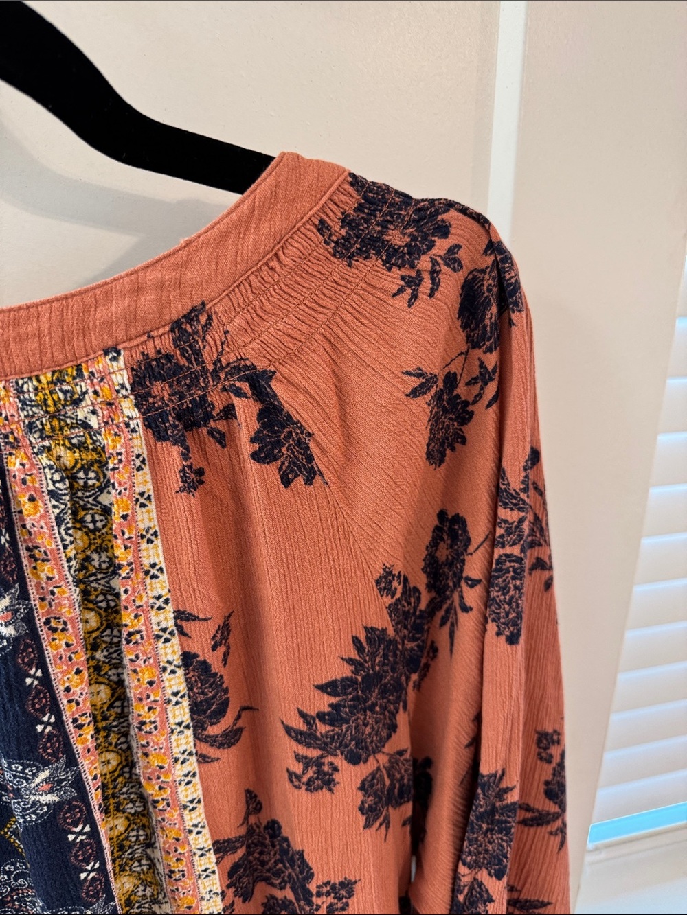 Boho Rust Floral V-Neck Peasant Blouse Navy Patterned Center Puff Sleeve Top - Picture 8 of 8
